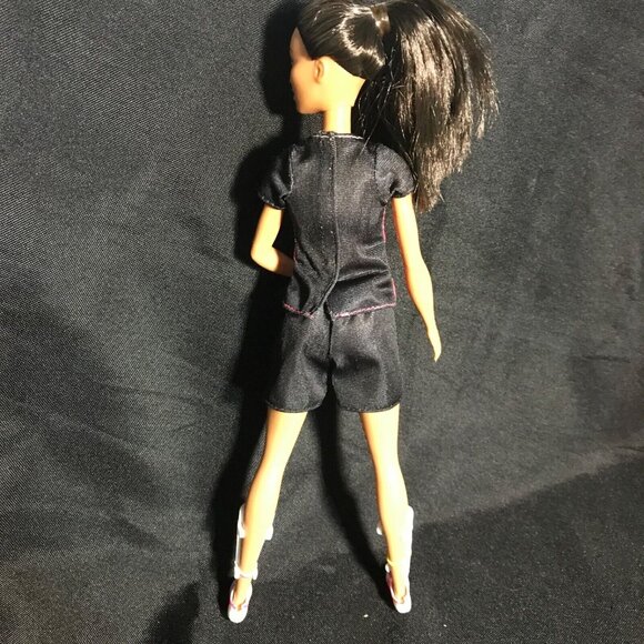 Barbie Soccer Player Doll With Sportswear Outfit & Pink Sneakers - Picture 5 of 8